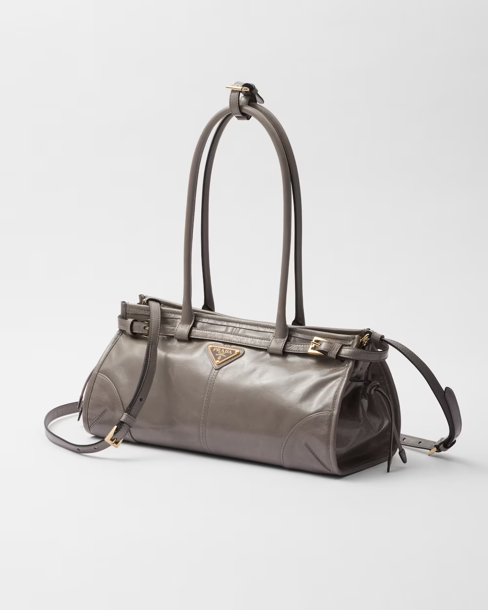 Medium leather handbag